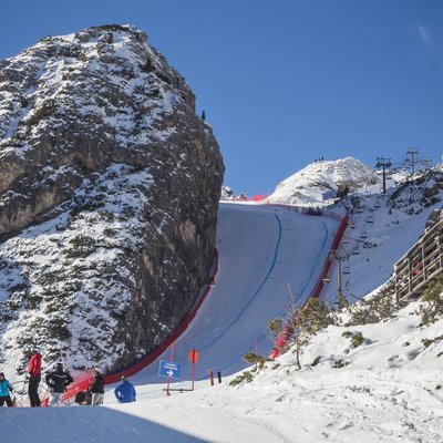 A tutta velocità tra montagne paradisiache 