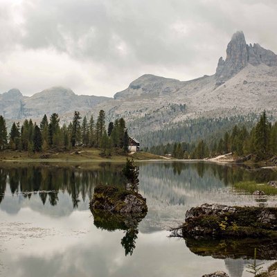 A hut by the lake